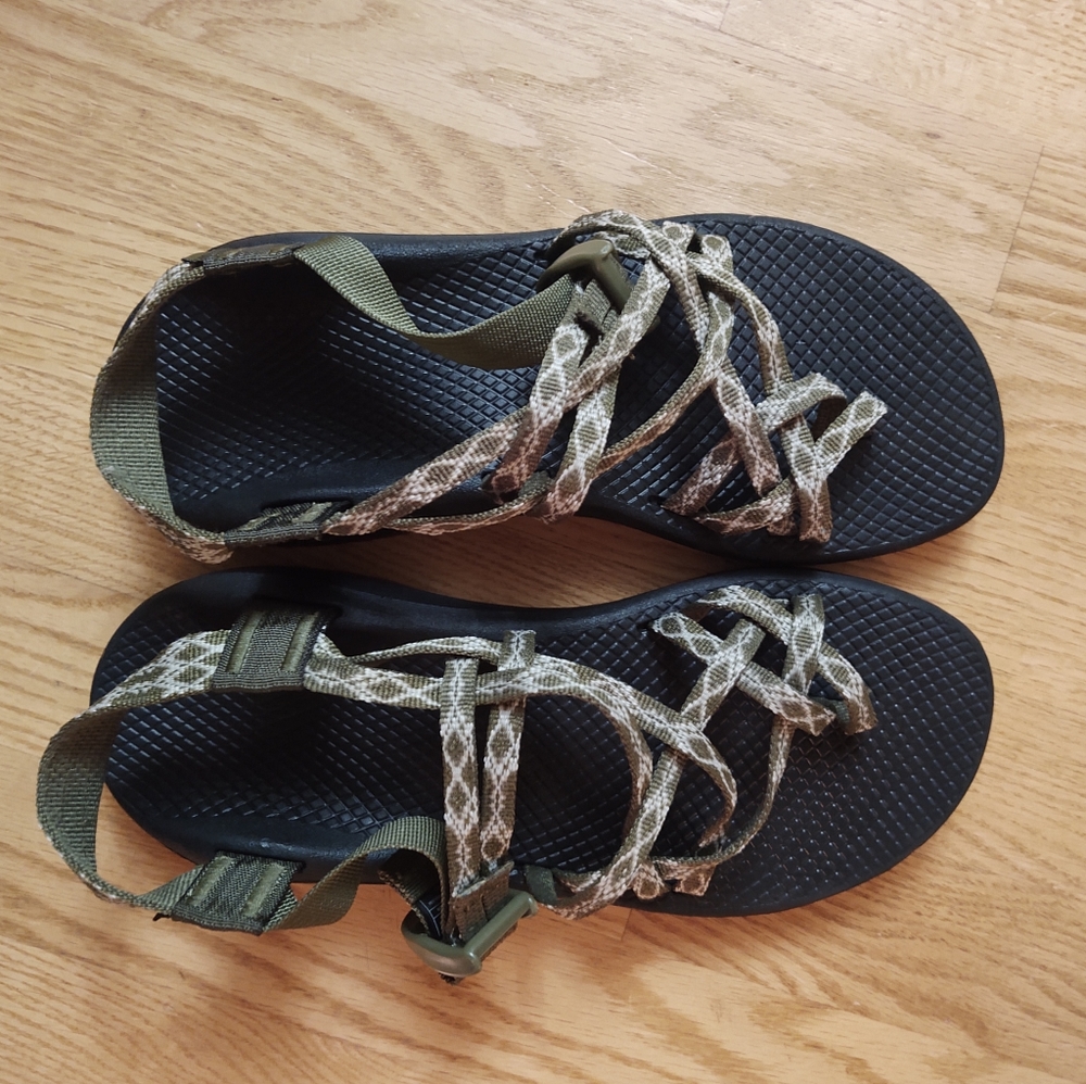 Chaco z cloud X2 green cream black sandals size women's 9